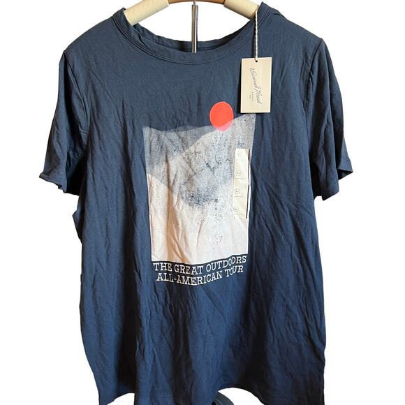 Universal Thread Women's Blue Short Sleeve Graphic T-Shirt - Size XL - NWT - Picture 1 of 7